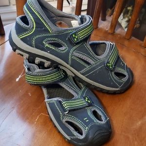 NWOT Route 66 Sandals boys size 6